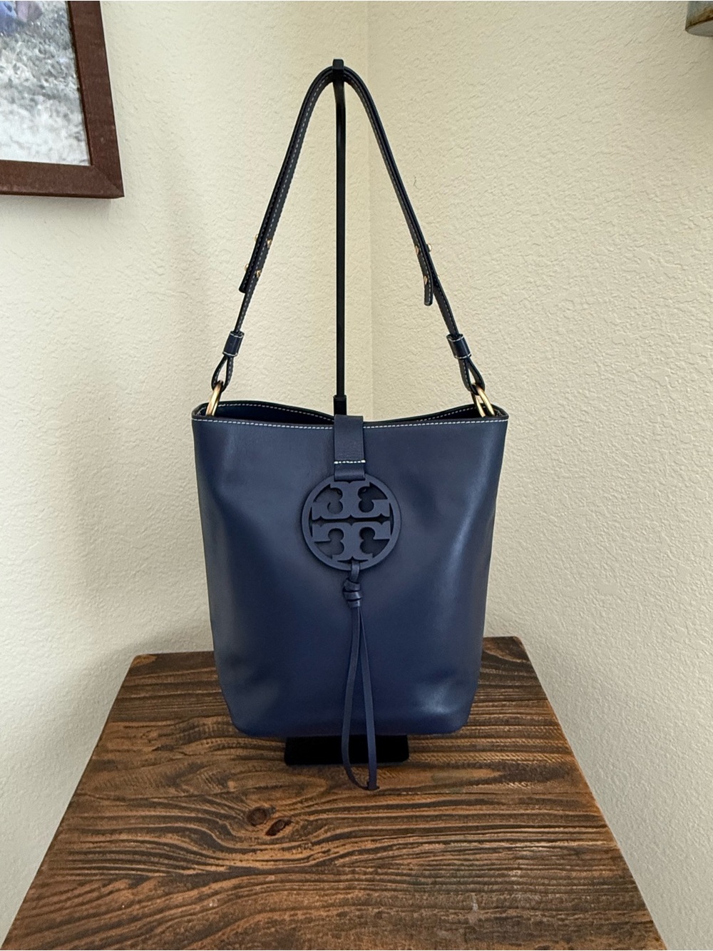 Tory Burch Miller Leather Bucket Tote – Navy Blue